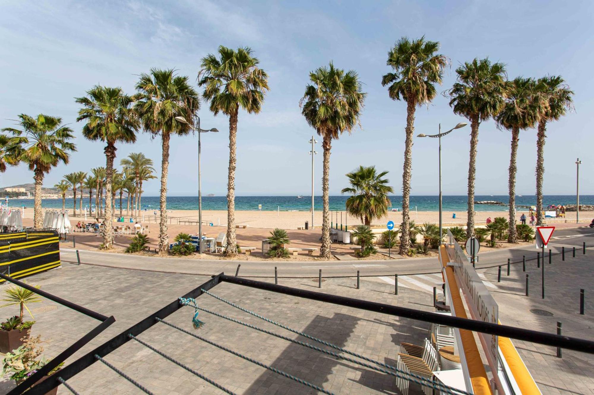 Arsenal 31 By Seaward Suites Villajoyosa Buitenkant foto